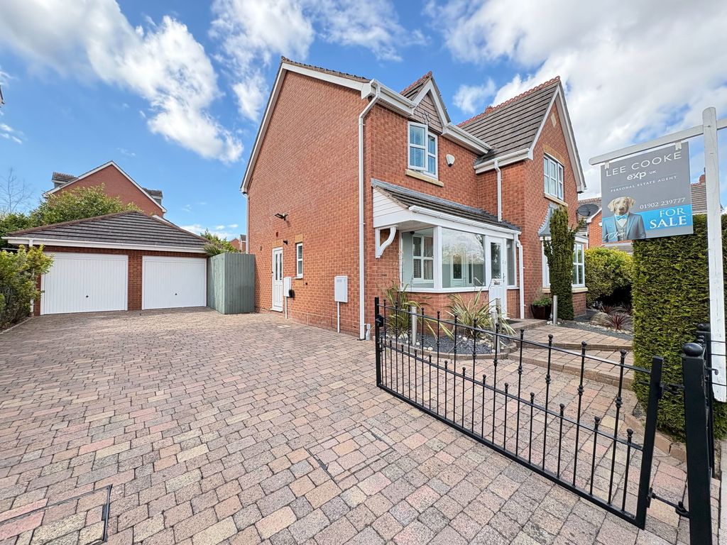 Property photo 2 of 36