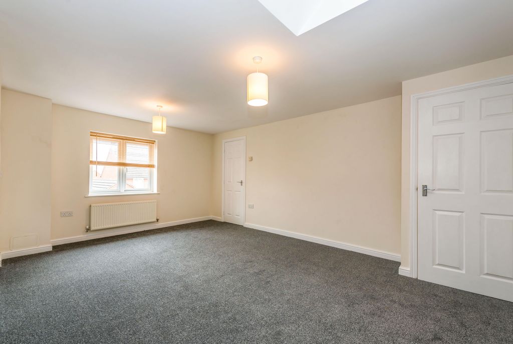 Property photo 3 of 7 Living Room