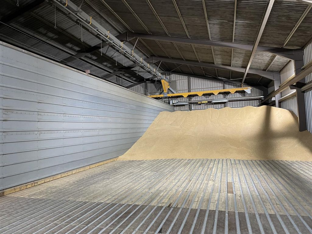 Property photo 3 of 5 Right Hand Side.Jpg