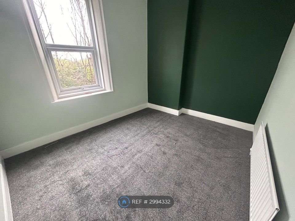 Property photo 1 of 8 Bedroom