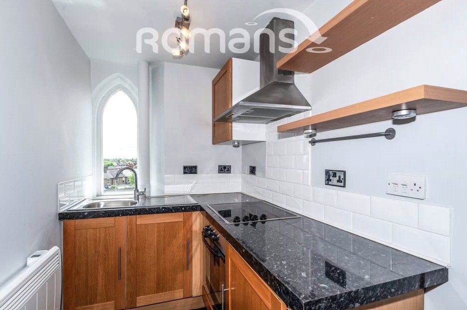 Property photo 3 of 11 Kitchen