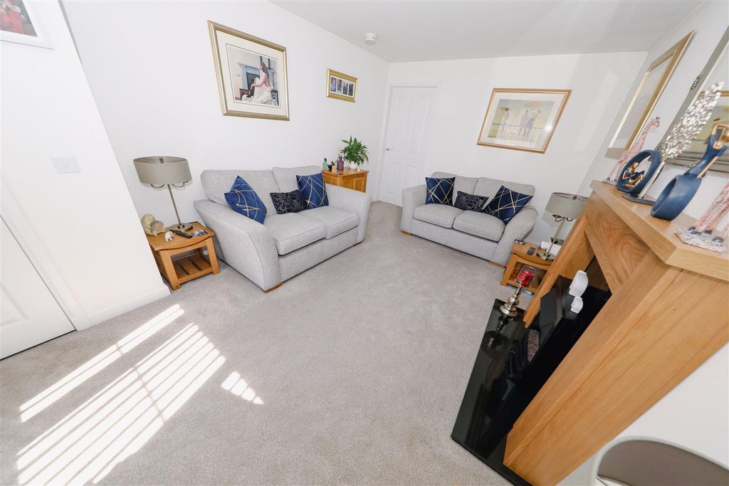 Property photo 3 of 21 C