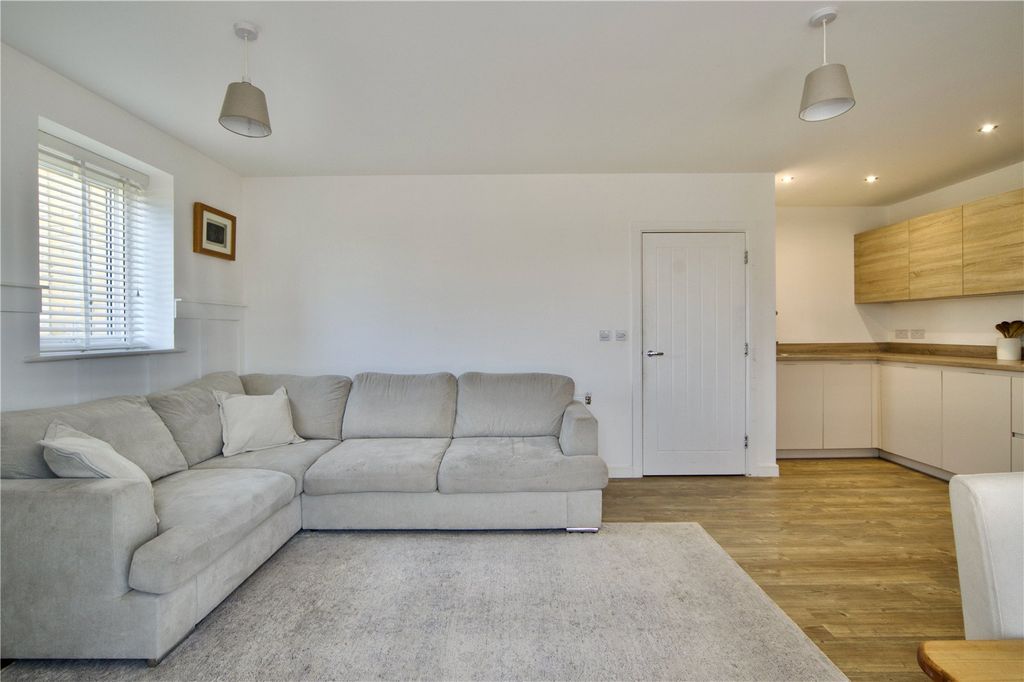 Property photo 2 of 27 Picture No. 08