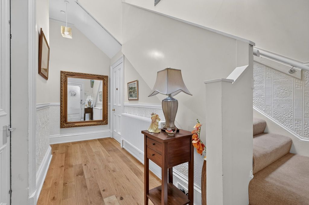 Property photo 2 of 41