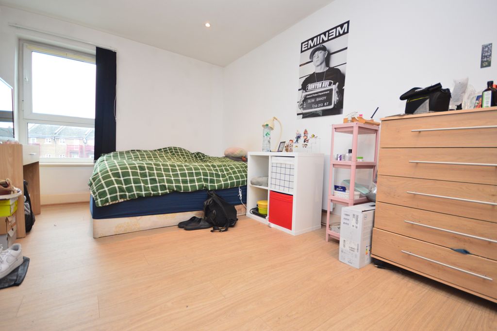 Property photo 3 of 11 Gallery