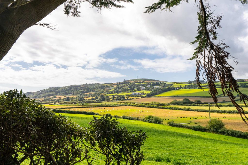 Property photo 3 of 22