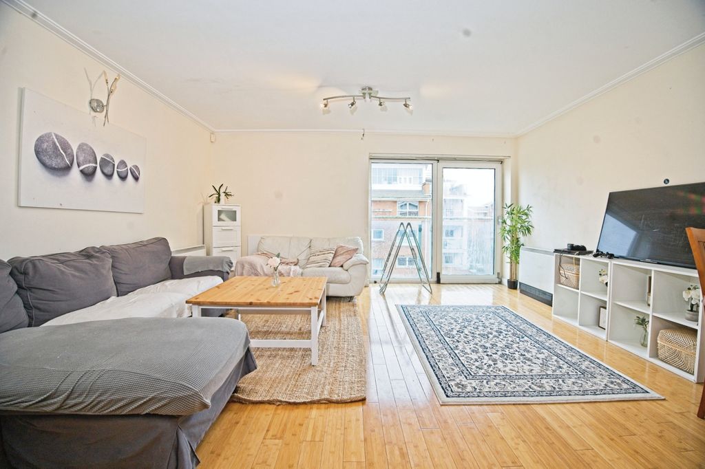 Additional image 15 of 3 bed flat for saleLynton Court, Cardiff, South Glamorgan CF10