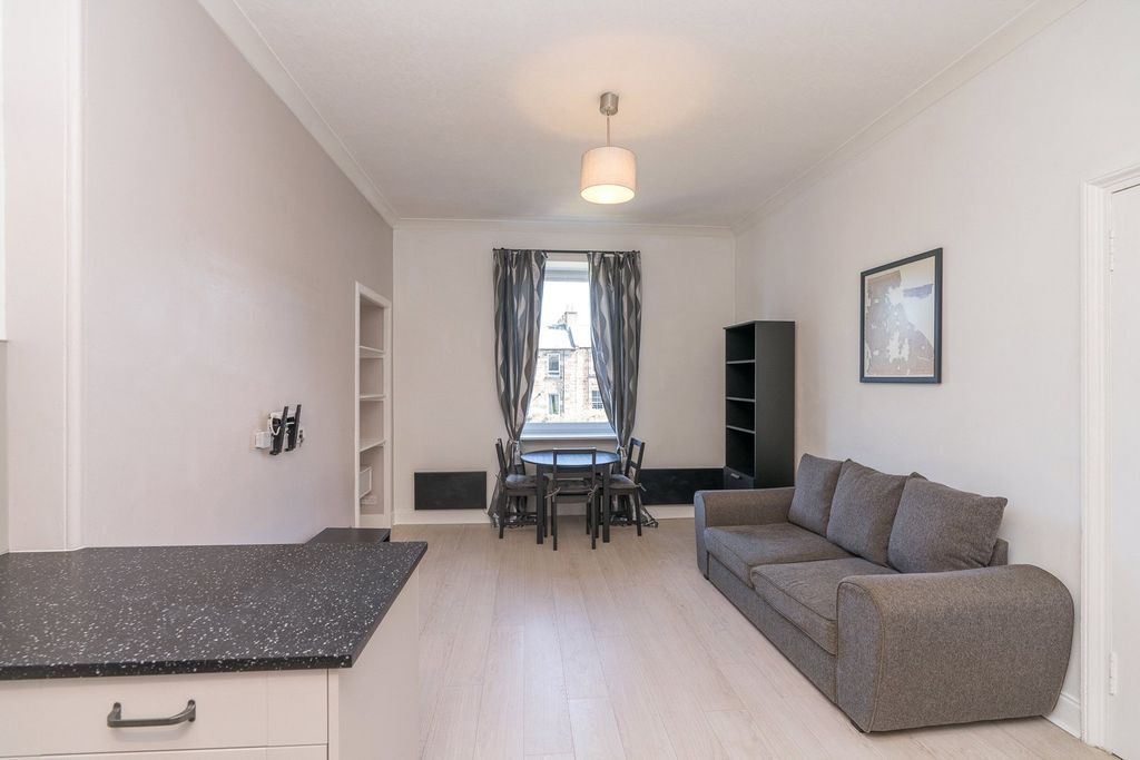 Property photo 1 of 6 Open Plan Lounge