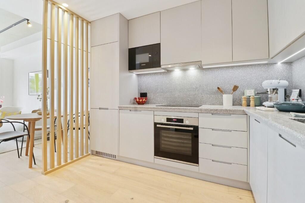 Property photo 2 of 11 Kitchen