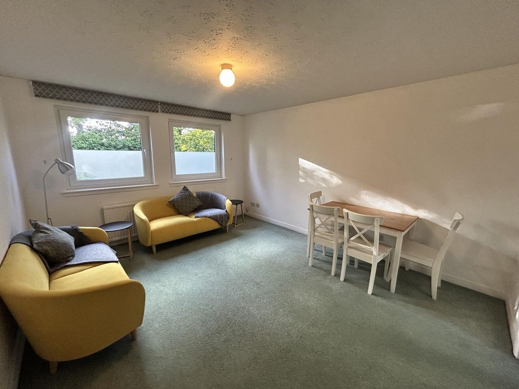 Property photo 1 of 11 Living Room / Diner