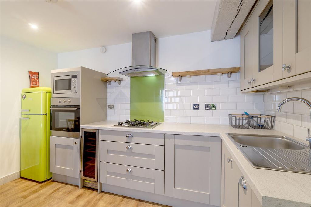 Property photo 3 of 6 Kitchen.Jpg