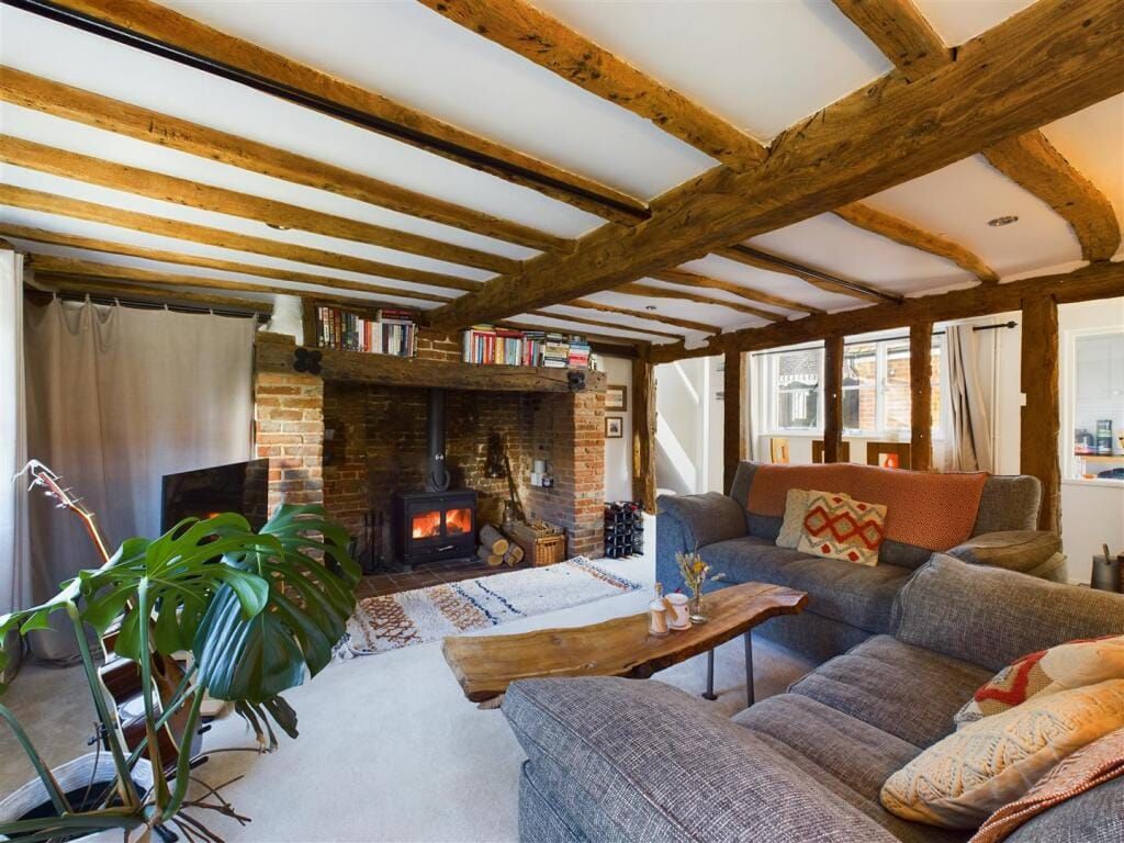 Property photo 2 of 11