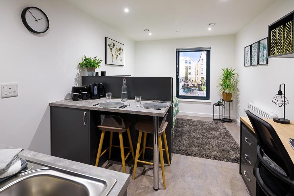 Property photo 1 of 5 Westgate One A.Jpg