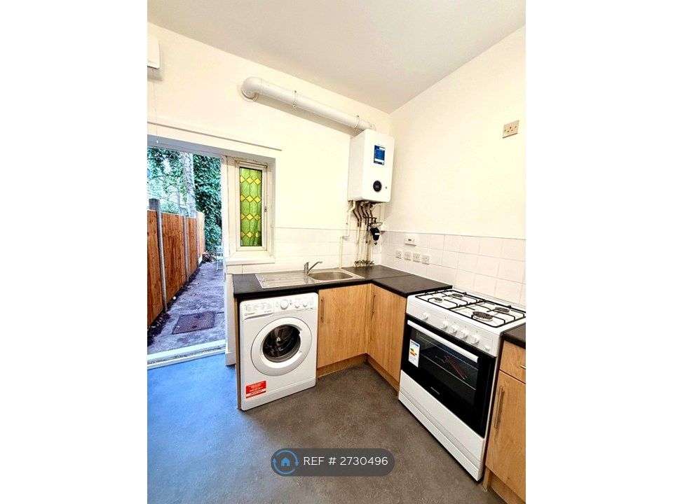 Property photo 3 of 9 New Boiler &amp; White Goods