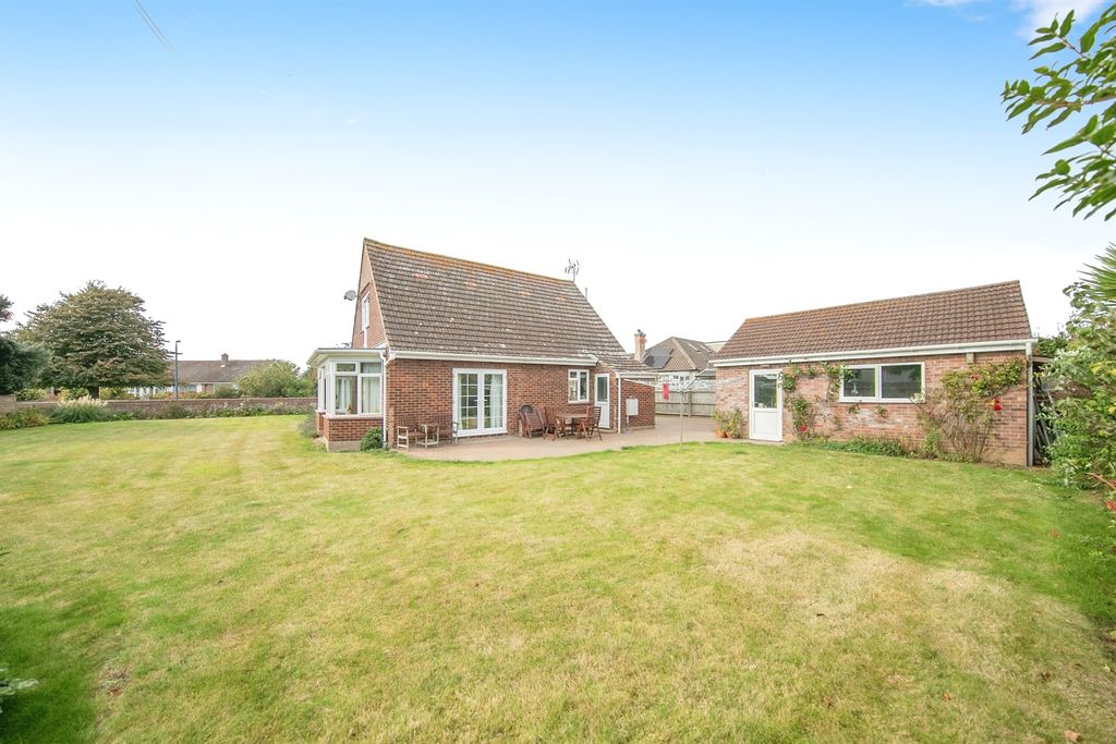 Property photo 2 of 16