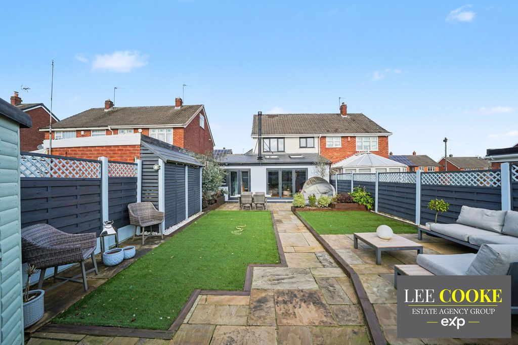 Property photo 1 of 39