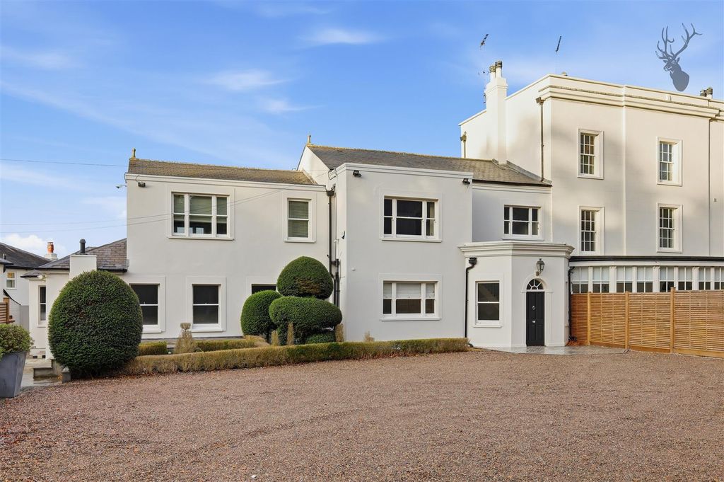 Property photo 1 of 40