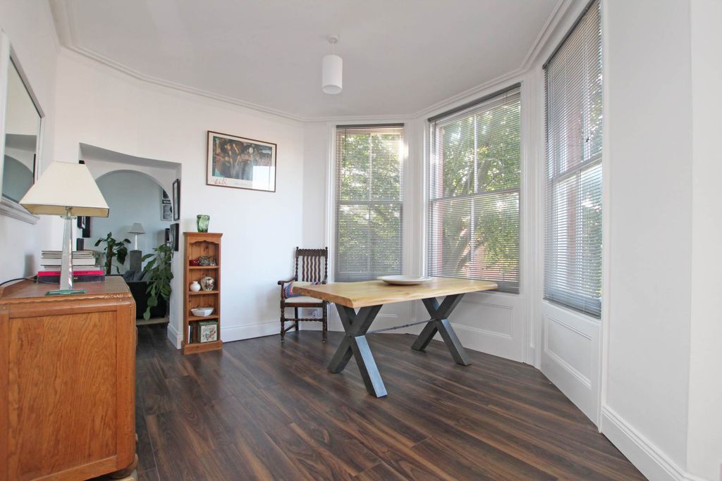 Property photo 3 of 21