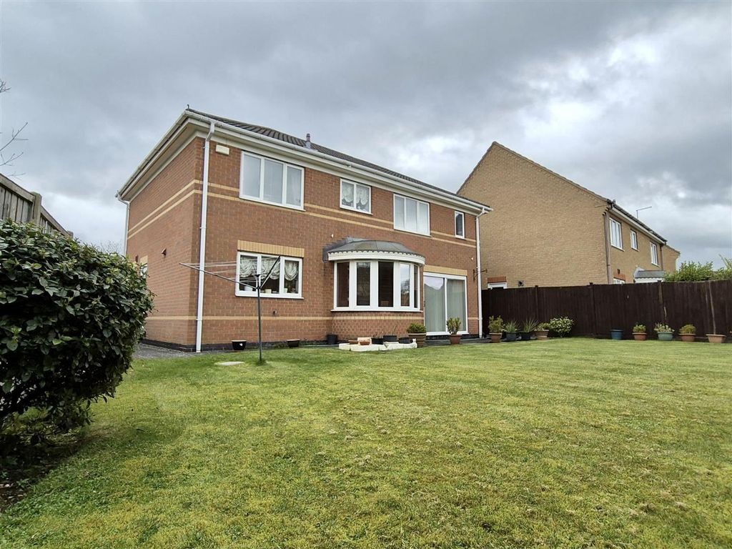 Property photo 2 of 21 Private Rear Garden