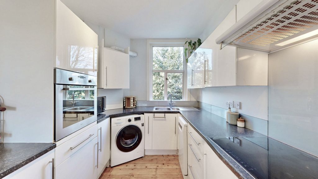 Property photo 3 of 23