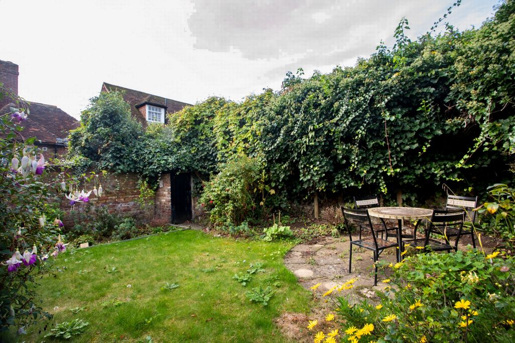 Property photo 3 of 26 Garden