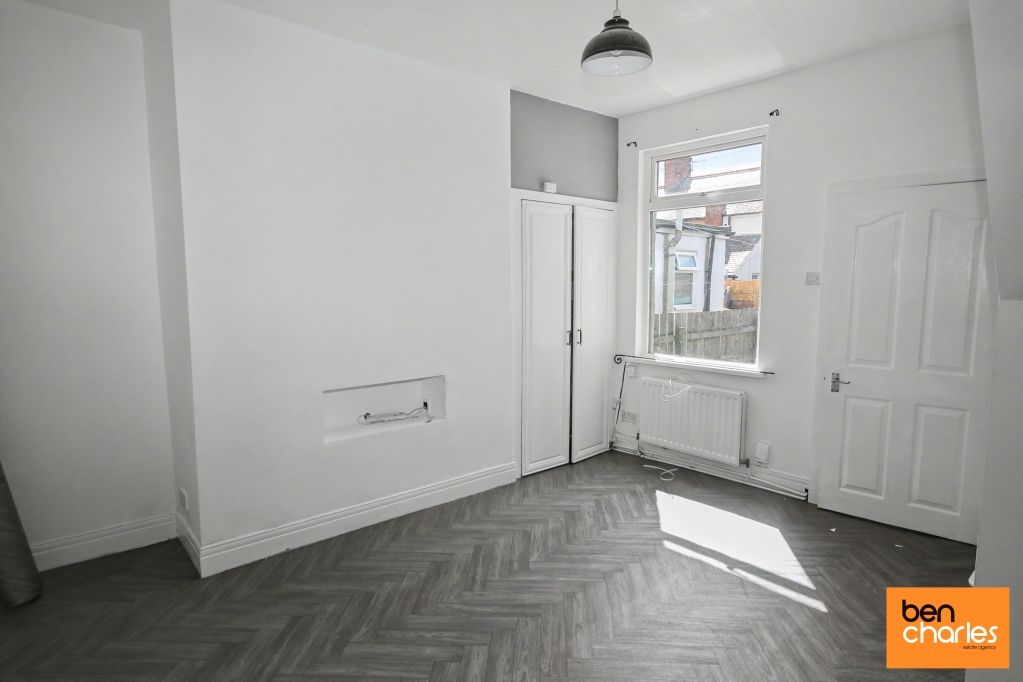 Property photo 3 of 8 Picture No. 06