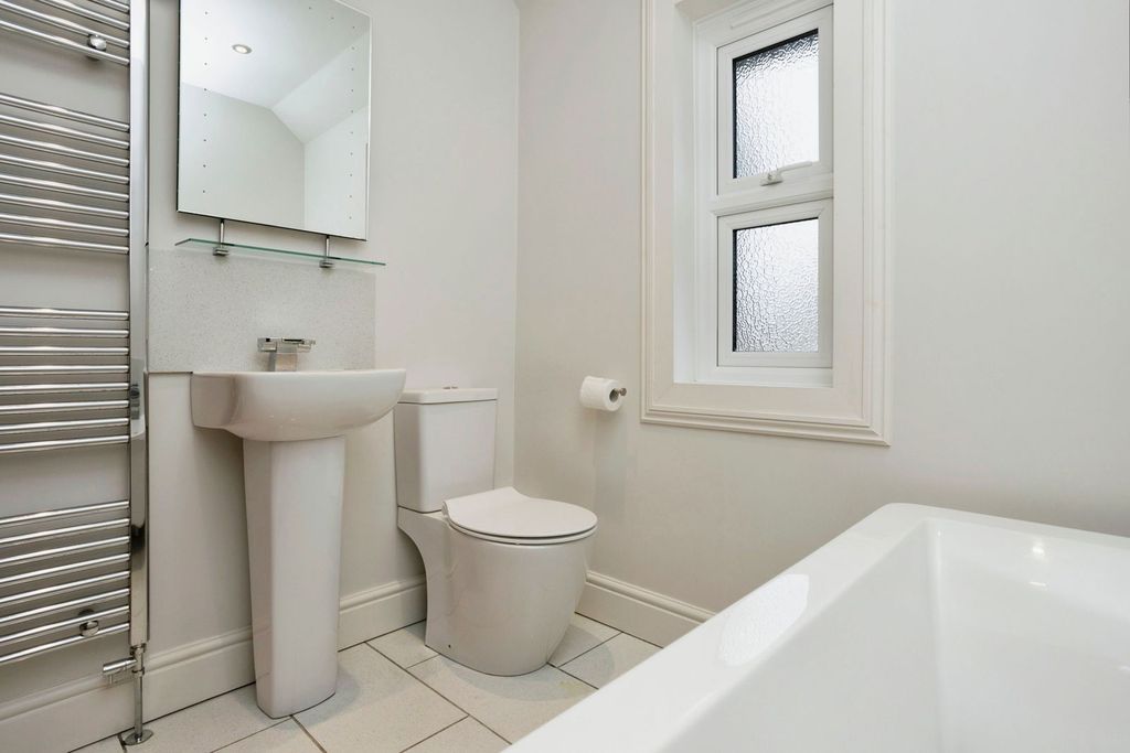 Additional image 16 of 3 bed detached house for saleSt Leonards Road, Horsham, West Sussex. RH13