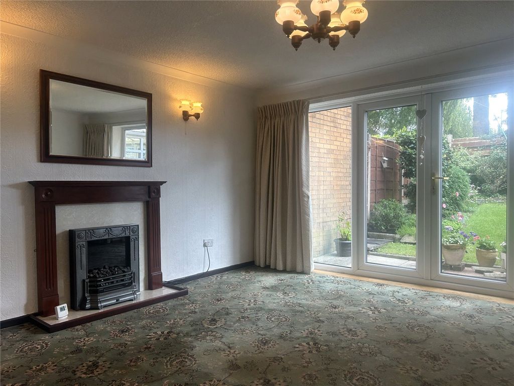 Property photo 3 of 14 Lounge