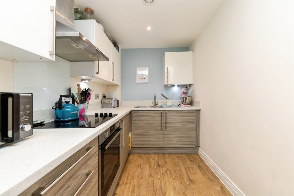 Property photo 3 of 12