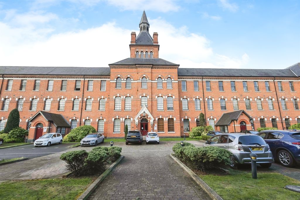 Property photo 1 of 17