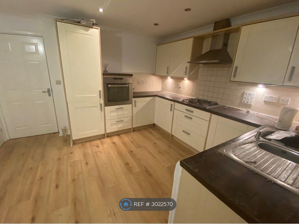 Property photo 1 of 14 Kitchen Pic 1