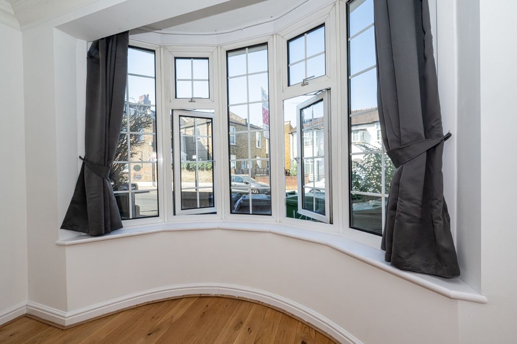 Property photo 3 of 17 5255213
