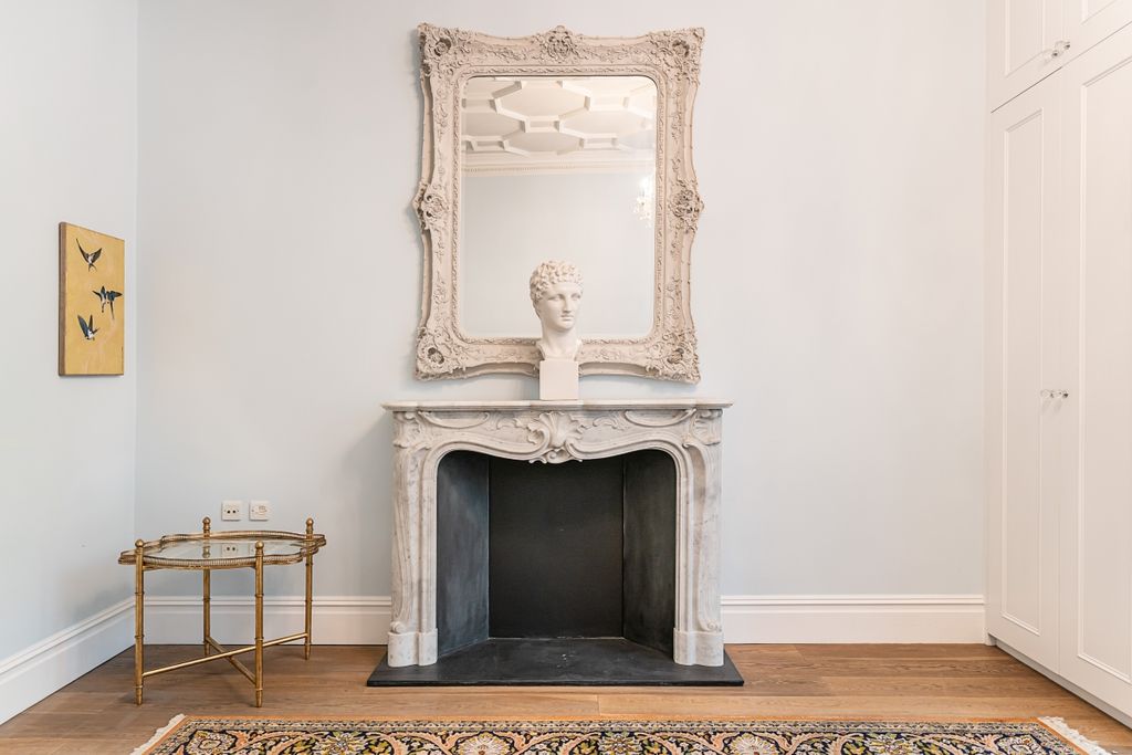 Property photo 3 of 18 Reception Firepla...