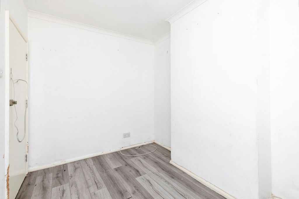 Property photo 2 of 17 Pbox-Img.Jpg