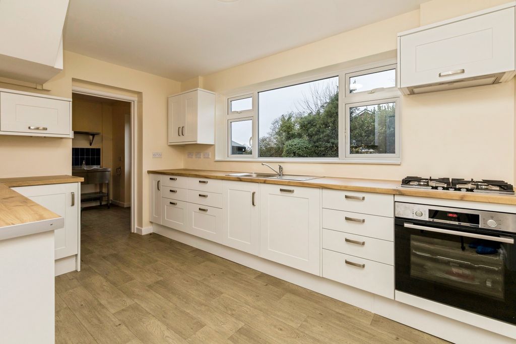 Property photo 2 of 15 Kitchen