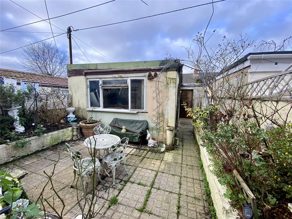 Property photo 2 of 22 Picture No. 16