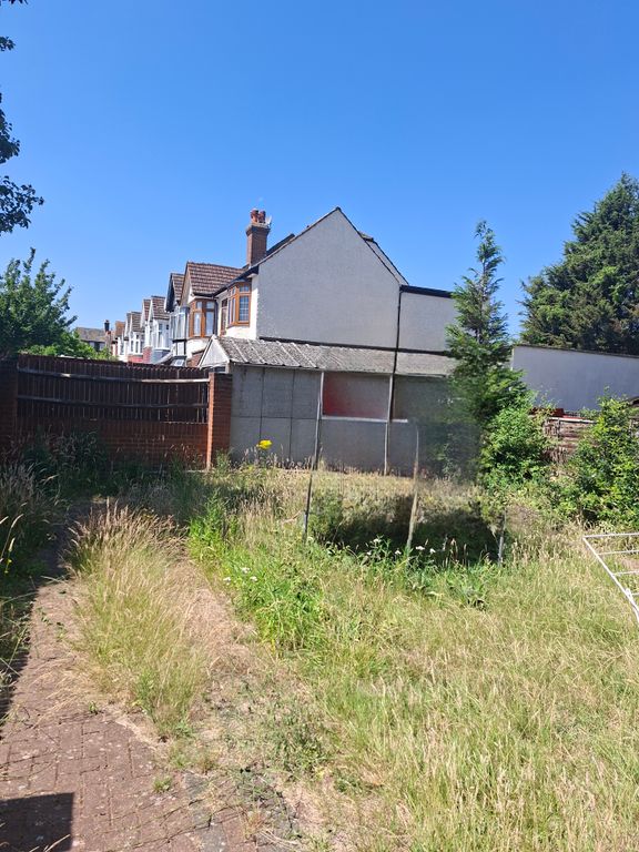 Property photo 3 of 11