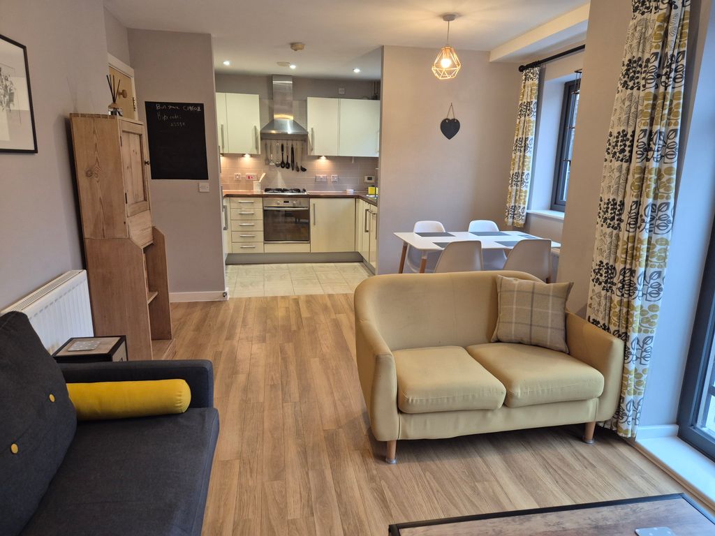 Property photo 3 of 11