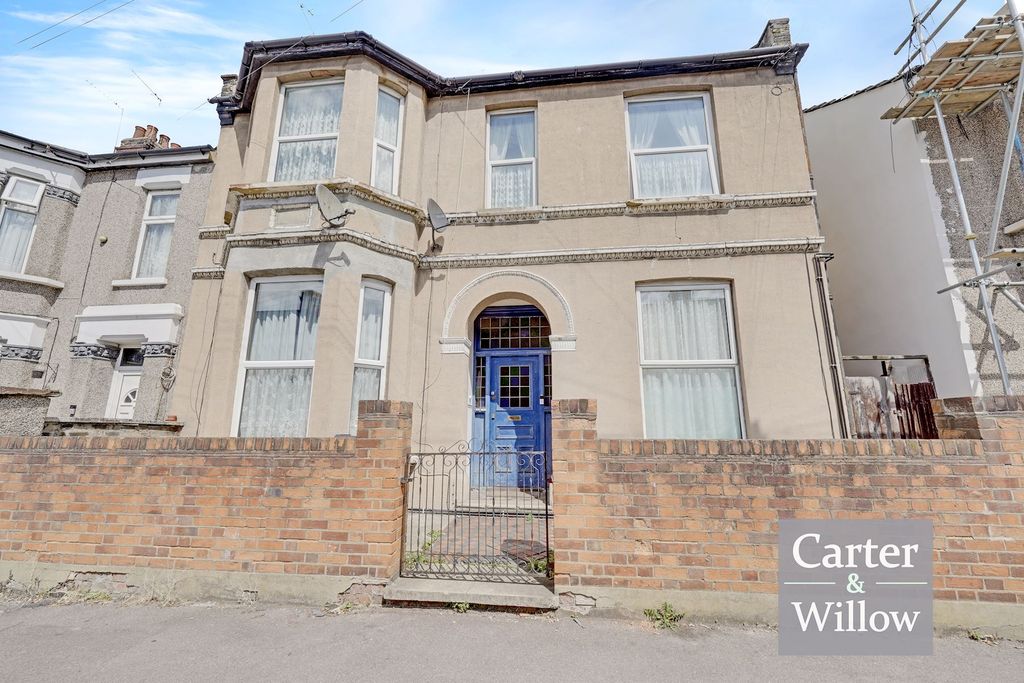 Property photo 1 of 16 Exterior