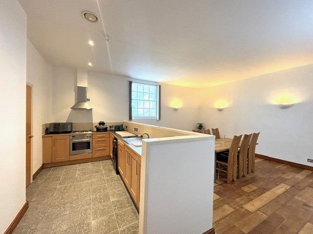 Property photo 3 of 12 Kitchen