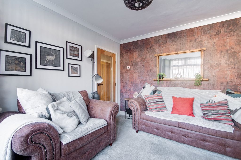 Property photo 3 of 19 Picture No. 10