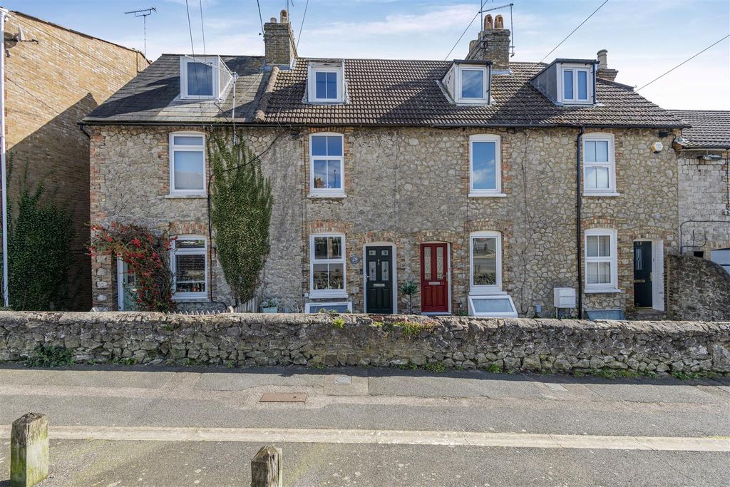 Property photo 1 of 16 8684047-Exterior01.Jpg