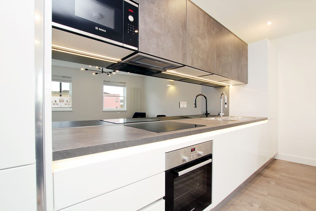 Property photo 2 of 10 Kitchen