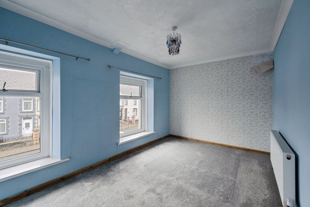 Property photo 3 of 21 Pbox-Img.Jpg