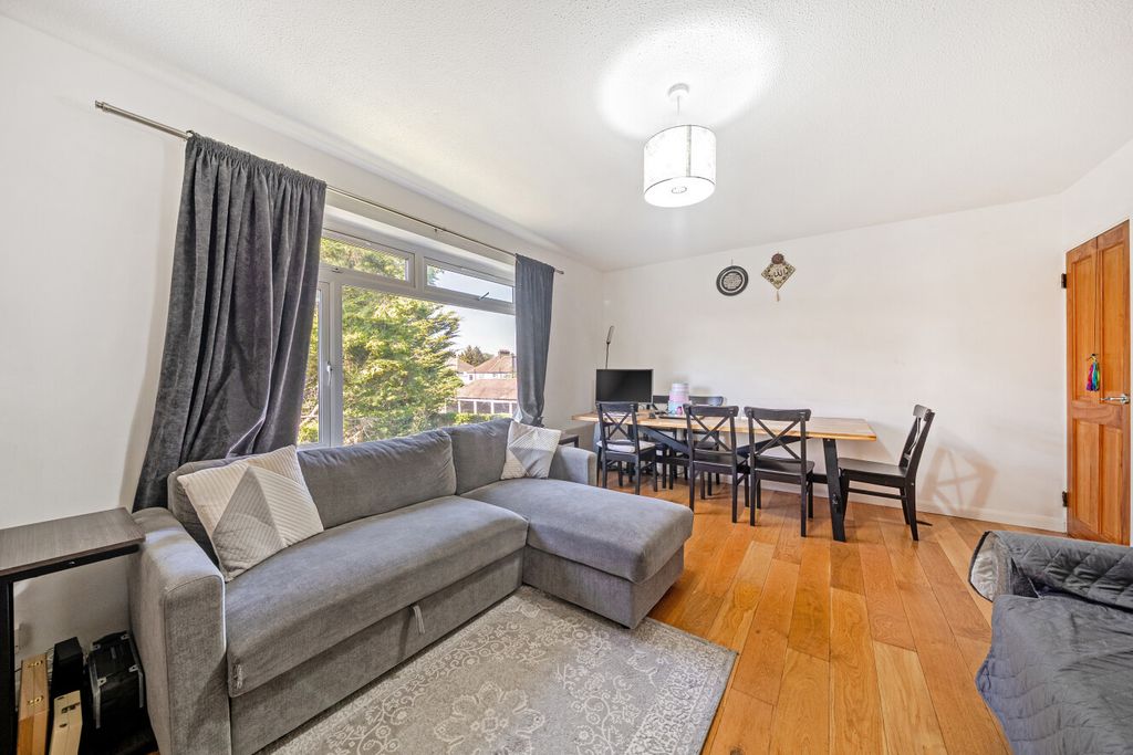 Property photo 2 of 9 1448869-8-69E8B6B...