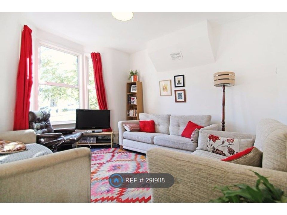 Property photo 2 of 16 Living Room