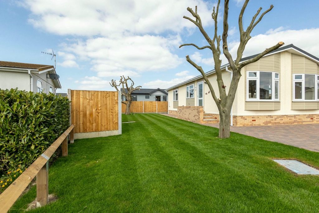 Property photo 2 of 9 53d5Df29320174d67B632B95F058E76A8F6Df4Bacca165E53E