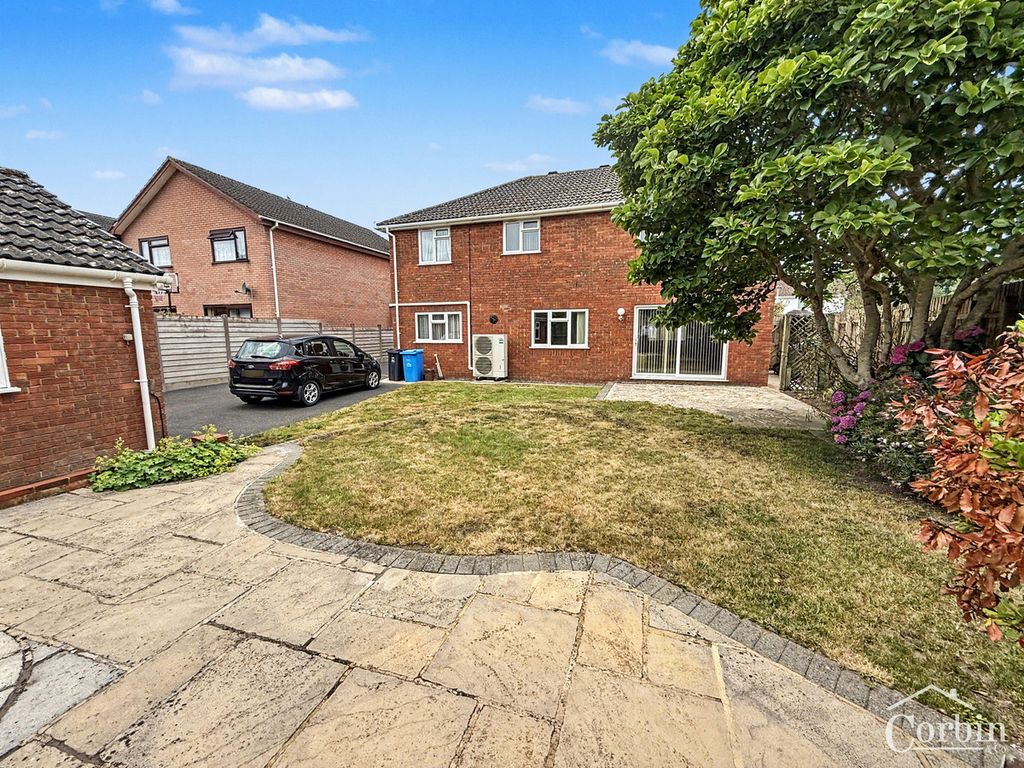 Property photo 2 of 26