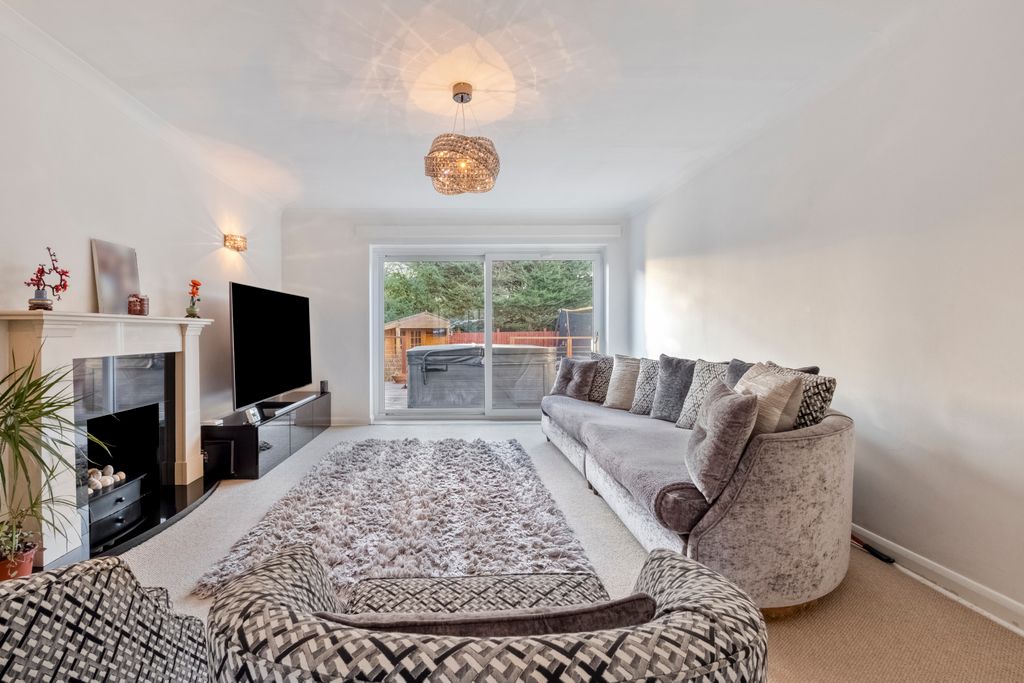 Property photo 2 of 35 Picture No. 13