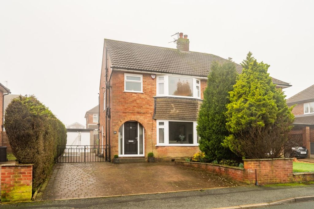 Property photo 1 of 31